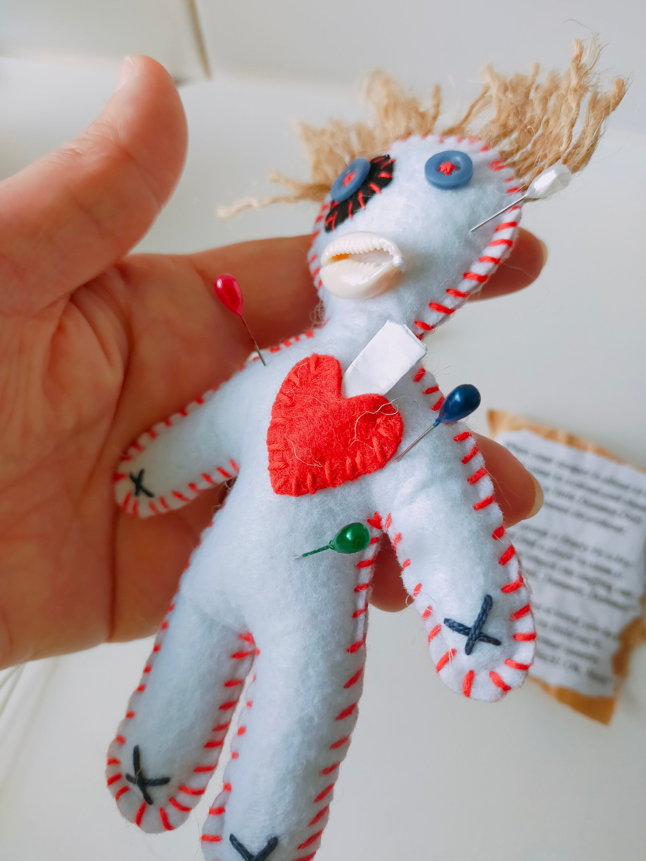 SelfTek Positive Voodoo Puppe - Motivations Geschenk Mit Nadeln Schlüsselanhänger