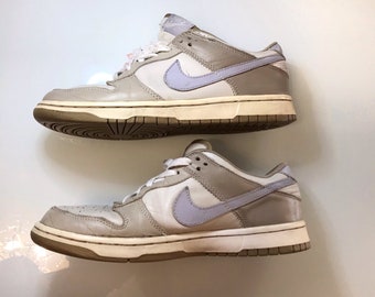 white nike vintage shoes