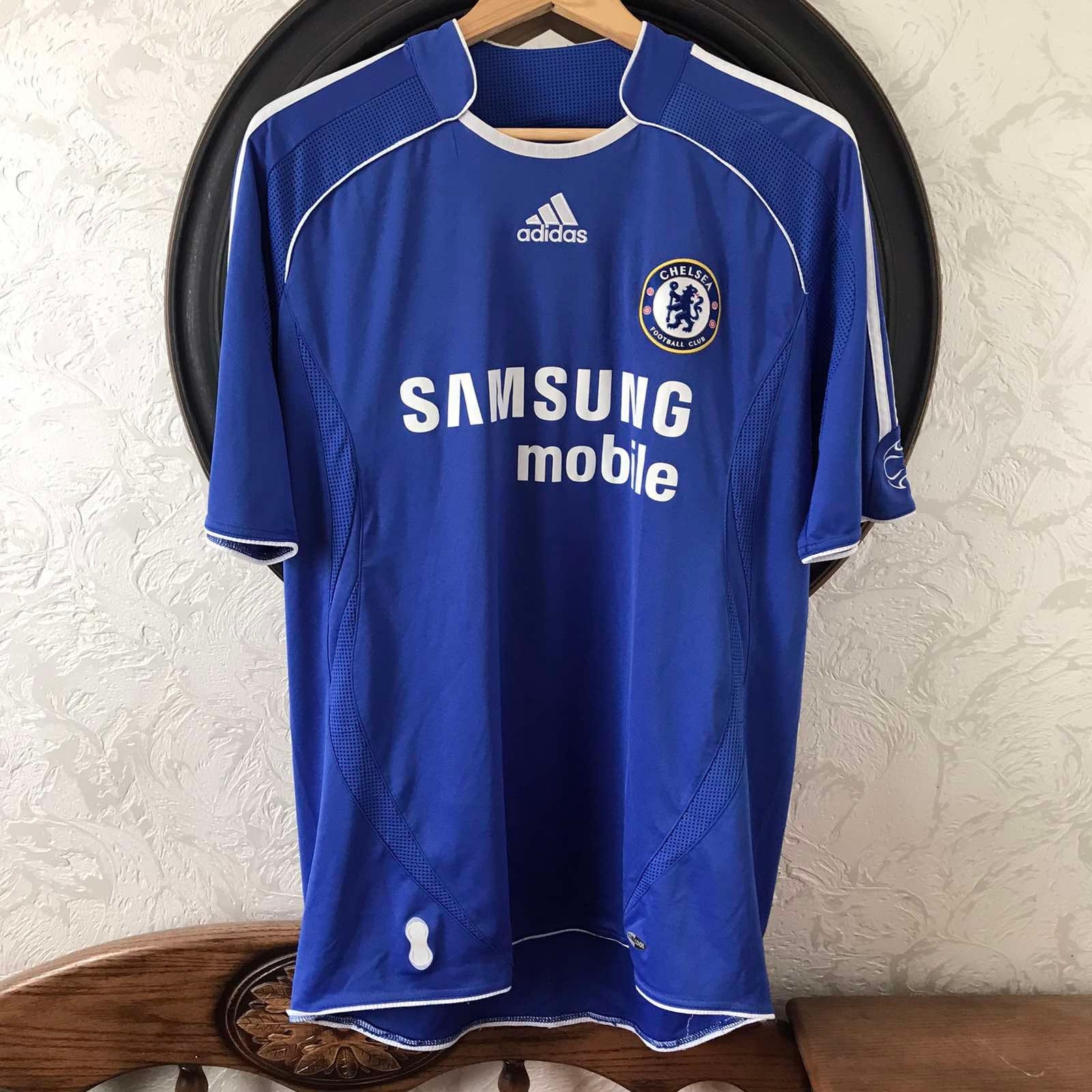 Chelsea Jerseys: 2006-2007 white and blue away jersey picture
