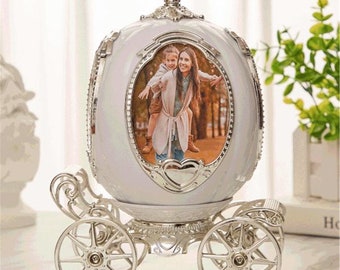 Carillon personalizzato, ornamento da tavolo a forma di carrozza personalizzato, carillon con foto, idee regalo uniche per le donne, regali di compleanno unici per lei