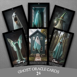 Pode incluir: Um conjunto de 24 cartas de oráculo com ilustrações de fantasmas em várias poses e cenários. As cartas são projetadas com uma borda preta e texto branco. O texto nas cartas inclui as palavras "Fada", "Assombrar" e "Palhaço".
