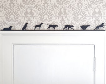 イングリッシュ・ポインターのドアトッパー（7点セット）は、高品質のリサイクルプラスチック製です。ご自宅の小さな棚にぴったりのペットのアートワークです。