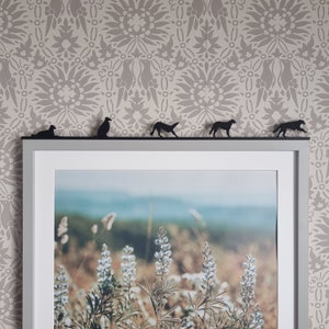 Décoration pour photo Barzoï (ensemble de 5 pièces) fabriquée à partir de plastique recyclé de haute qualité. Oeuvre d'art pour animaux de compagnie conçue pour les petits rebords de la maison.
