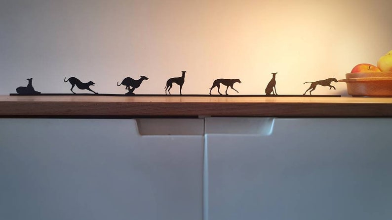 Windhund Art 7-teiliges Set Silhouette Kunstwerk aus recyceltem Kunststoff Windhund Geschenke Adoptieren Sie ein Haustier Neues Welpen Geschenk Bild 1