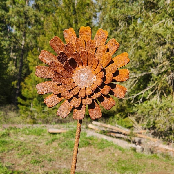 Metal Flower, Garden Flower, Garden Art, Rusted Flower