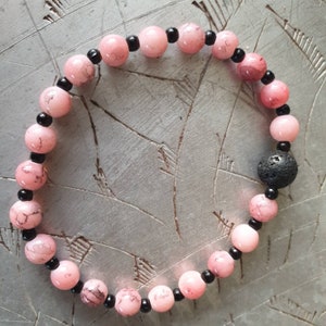 Beautiful pearl bracelet made of jasper, glass and a lava pearl