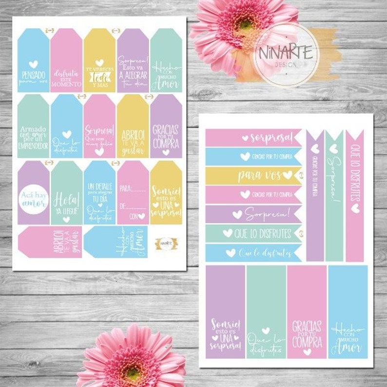 K&ouml;nnte beinhalten: Ein Satz bedruckbarer Geschenkanh&auml;nger mit verschiedenen Designs und Spr&uuml;chen auf Spanisch. Die Anh&auml;nger sind in den Farben Rosa, Blau, Gelb und Gr&uuml;n gehalten. Die Spr&uuml;che beinhalten "Pensado para ti", "Esto va a alegrar tu dia", "Gracias por tu compra", "Sorpresa! Que lo disfrutes" und mehr.