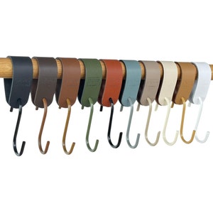 S-hook leather coat hook &quot;Arc&quot; 30 colors coat hook for wardrobe rails S - hook metal on leather loop hook for clothes rail