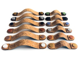 Serie di maniglie per mobili "Oka" in vero sughero e legno / produzione tedesca / maniglia per mobile vegana fatta a mano, maniglia per cassetto alternativa in finta pelle