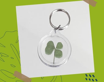 Keychain with real 4-leaf clover picked in France - Take happiness everywhere with you! Or offer it!