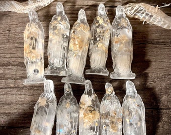 Our Lady of Winter Pocket Mary