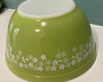 Pyrex Spring Blossom 402 Bowl, Pyrex Crazy Daisy 402 Bowl, Pyrex Spring Blossom 1.5 Quart Bowl, Vintage Green with White Floral Pyrex