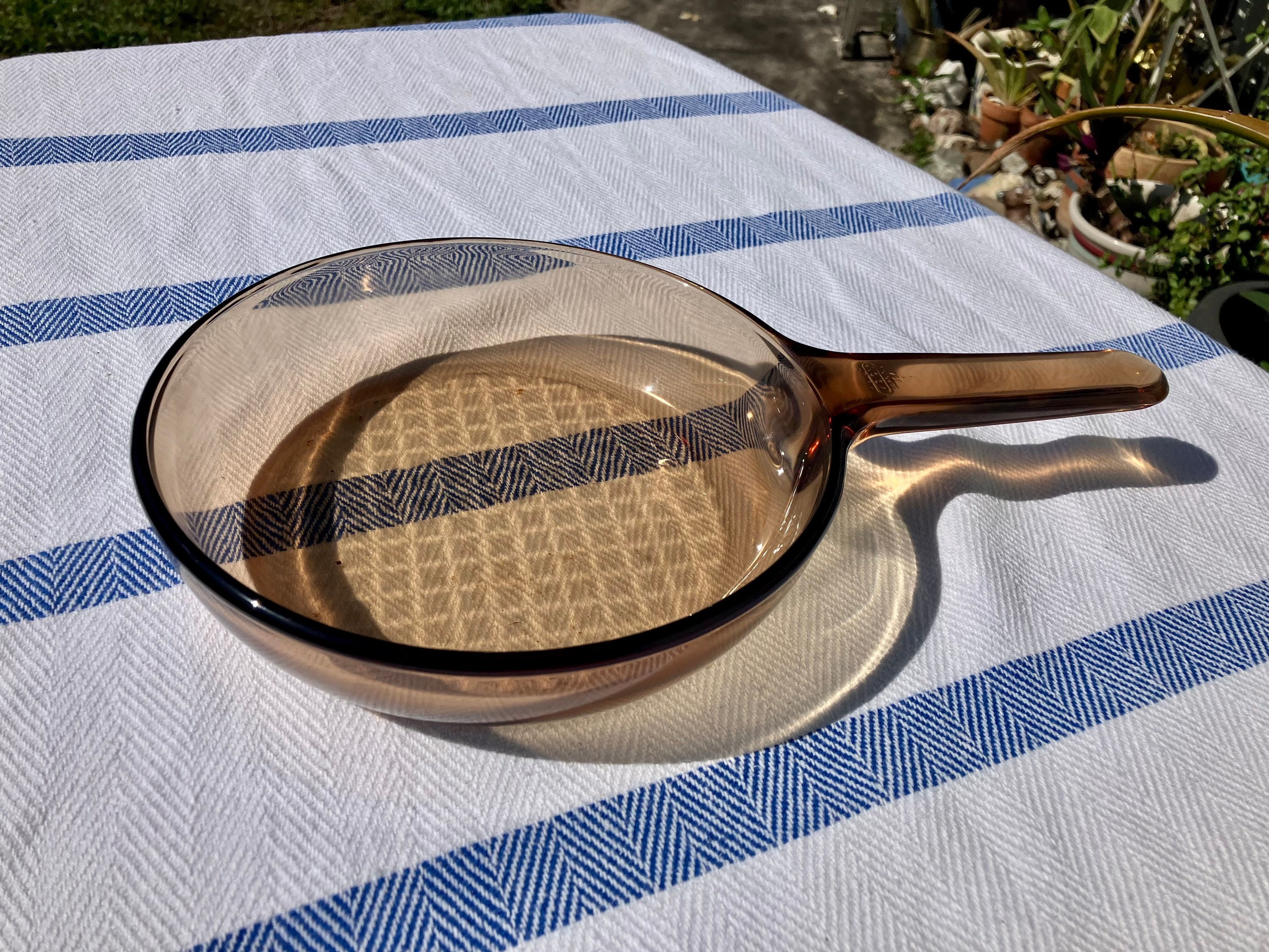 Visions Corning 7” Amber Glass Skillet made in France Corning Visions 7  Inch Glass Frying Pan Made in France Amber Glass Visions 7” Pan