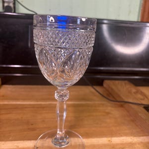 Cristal d’Arques Durand Antique Clear Knob Stem water goblet wine glass 8”