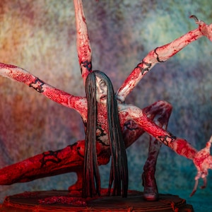Laura Creature - The Evil Within - Escala 1:10 Figure - Laura Victoriano - Survival Horror VideoGame