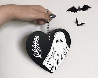 Spooky Ghost - Handmade Wall Hanging 12.5mm Wooden Heart  |||  Halloween Goth Haunted Creepy Cute Ghoul Boo Gothic Aesthetic Home Decor