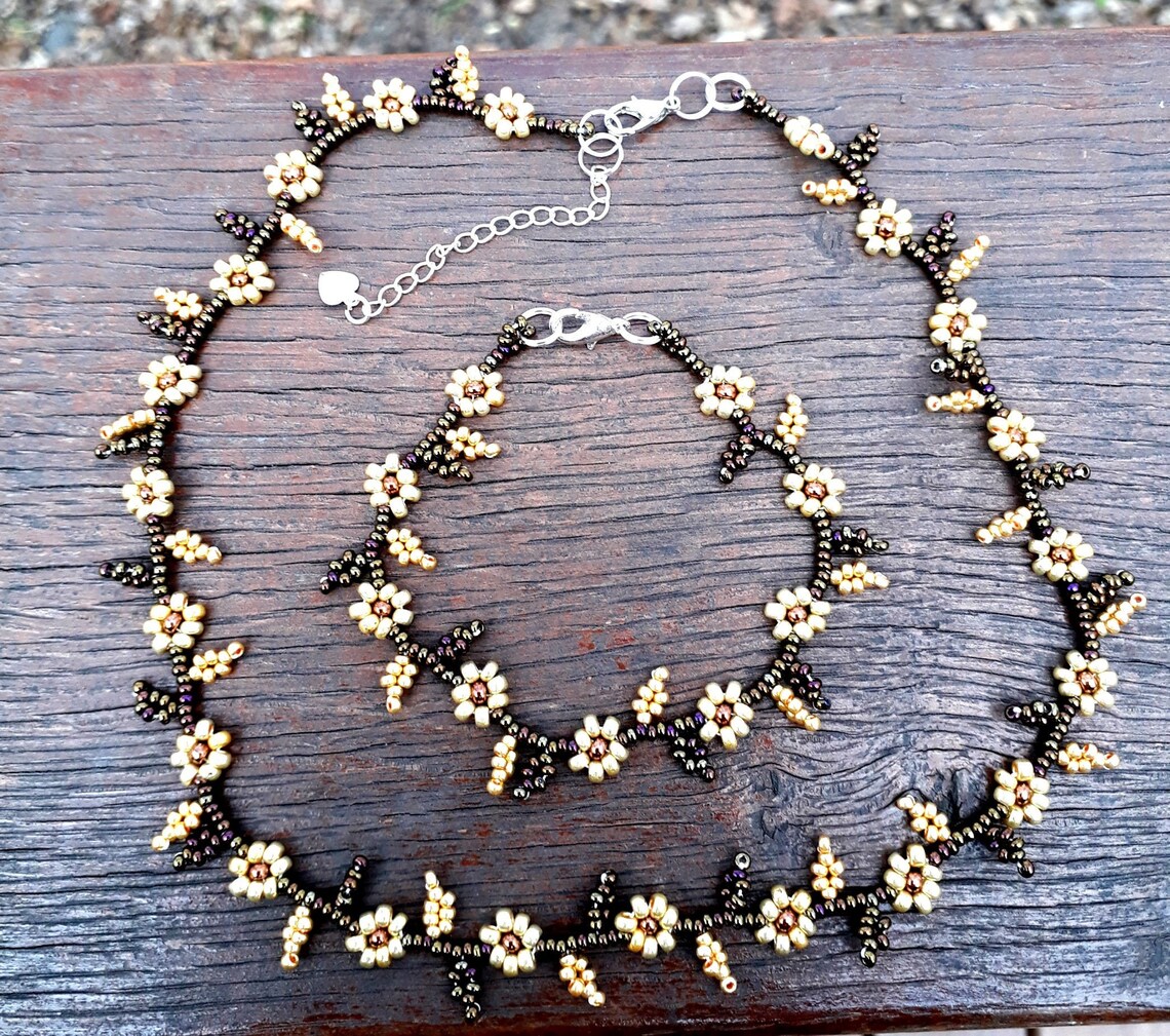 Kit Beaded flower necklace daisy necklaces seed bead flower Etsy