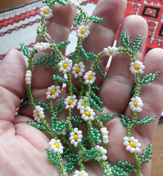 Hand Beaded Daisy Chain Flower Glass Beaded necklace – Alisa Michelle