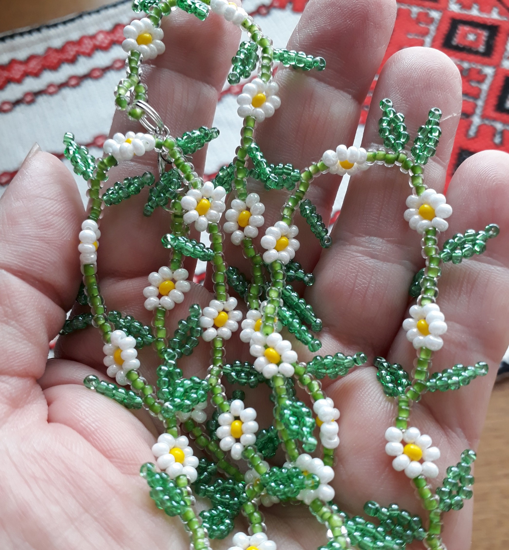 Buy Bead Necklace |Daisy Beaded Necklace | Daisy Beaded Choker | Colourful  Glass/Seed beaded | Handmade Flower Necklace | Boho and Hippie | Daisy  Necklace (Bracelet) at Amazon.in