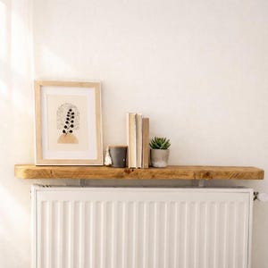 Repisa Radiador Sin Taladro / Cubre Radiador - Madera de Andamio Reciclada - Consola Recibidor A Medida - Estanteria Estilo Industrial