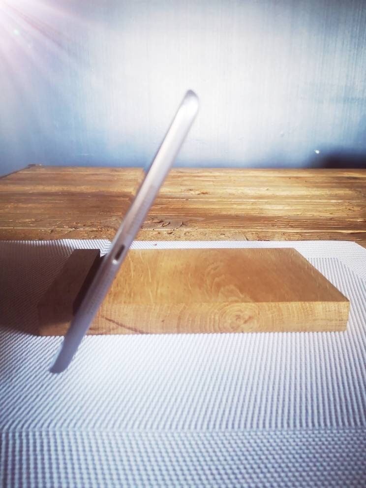 Support Pour Ipad et Smartphone en Bois Chêne Massif