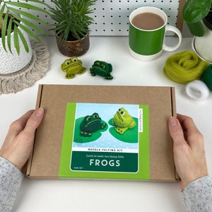 Needle felting kit - Frogs - Create these two funny frogs from wool with this simple craft kit - creative gift idea - craft kit for adults