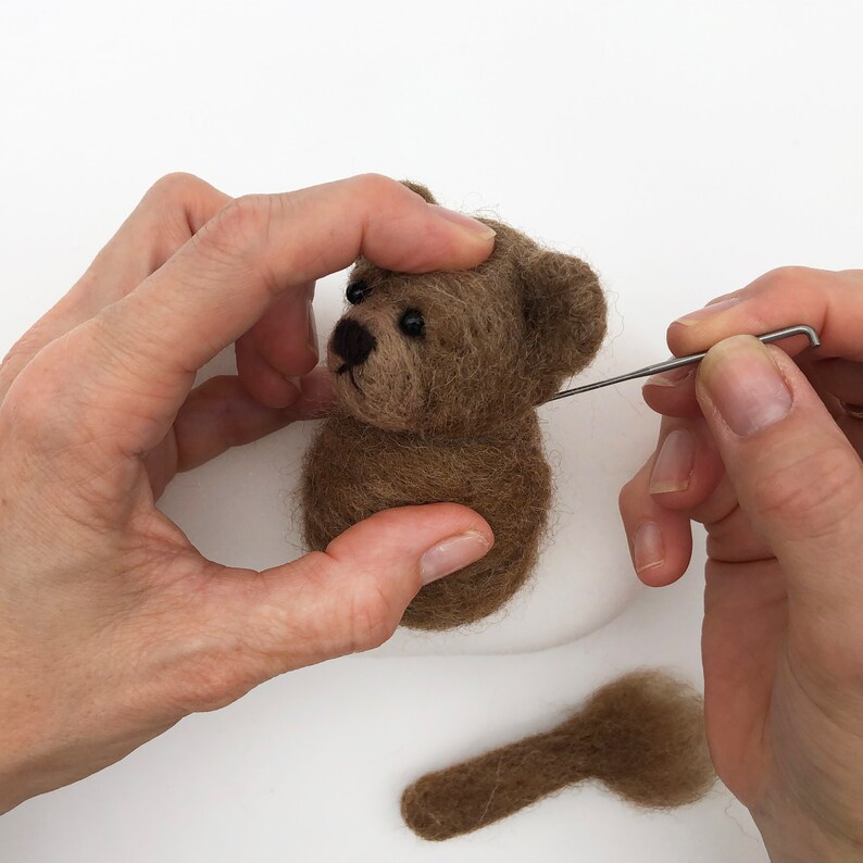 Needle Felting Bumper Kit Three Bears. A premium starter kit. Everything you need to make a polar bear, a panda and a teddy bear. image 9