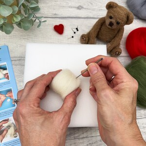 Needle Felting Bumper Kit Three Bears. A premium starter kit. Everything you need to make a polar bear, a panda and a teddy bear. image 8