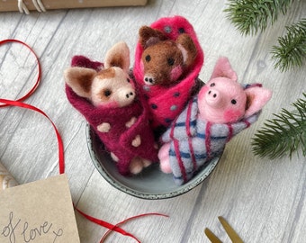 Needle felting kit - pigs in blankets. A festive Christmas craft kit for adults and teens. Learn to make felted decorations from wool.