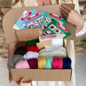 Needle Felting Christmas Starter Kit – Festive Decorations with 4 Instructions