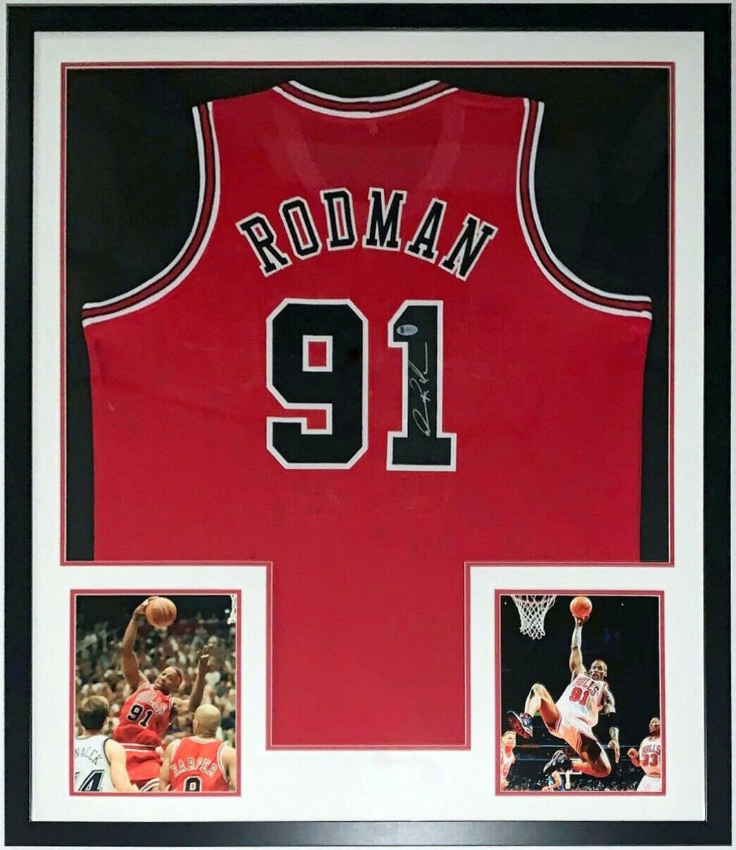 Michael Jordan Bulls 32x36 Custom Framed Jersey Display with (4) NBA  Championship Pins