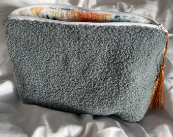 Kosmetiktasche I Kulturbeutel I Make up Tasche I Mäppchen I Teddy Plüsch hellblau türkis mit buntem Blumenmuster Musselin I handgemacht
