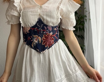 Corset im vintage stil mit Blumenmuster