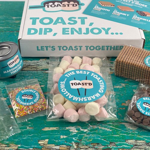 Small Luxury S'mores Kit: Makes 6-7 S'mores, Re-usable Toaster, Belgian Chocolate, Marshmallows, Sprinkles & Plastic Free