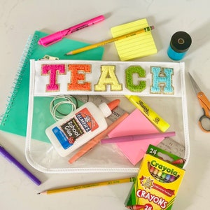 Trousse d'enseignement | Trousse pédagogique | Lettres universitaires en chenille en chenille | Cadeau pour professeur | Sac de professeur pour la rentrée scolaire | Sac de classe | Sac d'école