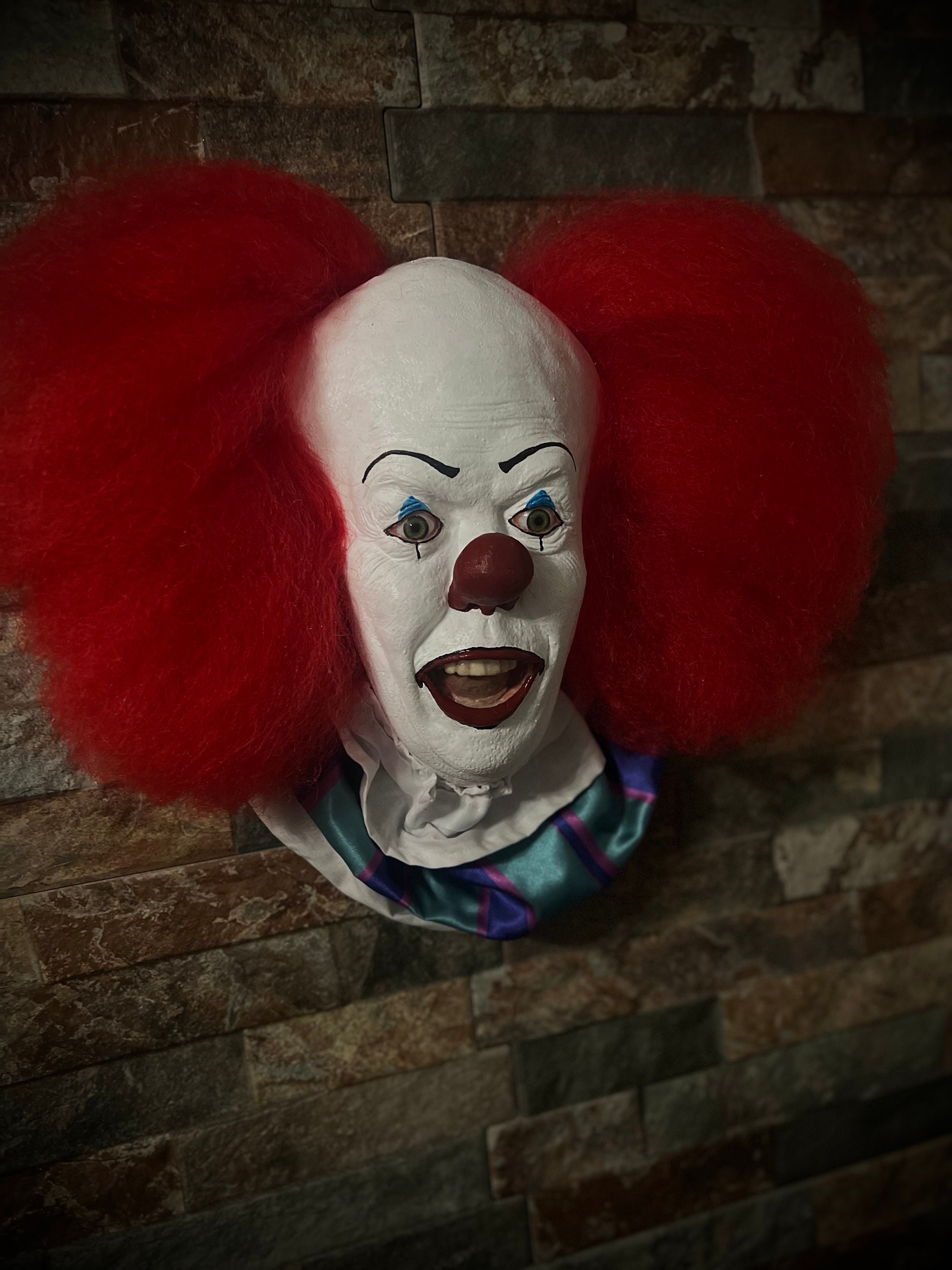 Deluxe Pennywise (1990) 1.1 Silicone Wall-hanger - Etsy Deluxe Pennywise (1990) 1.1 Silicone Wall-hanger - Etsy