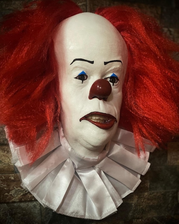Pennywise V.3, 1.1 (3/4) Silicone Wall-hanger (1990) Tim Pennywise V.3, 1.1 (3/4) Silicone Wall-hanger (1990) Tim