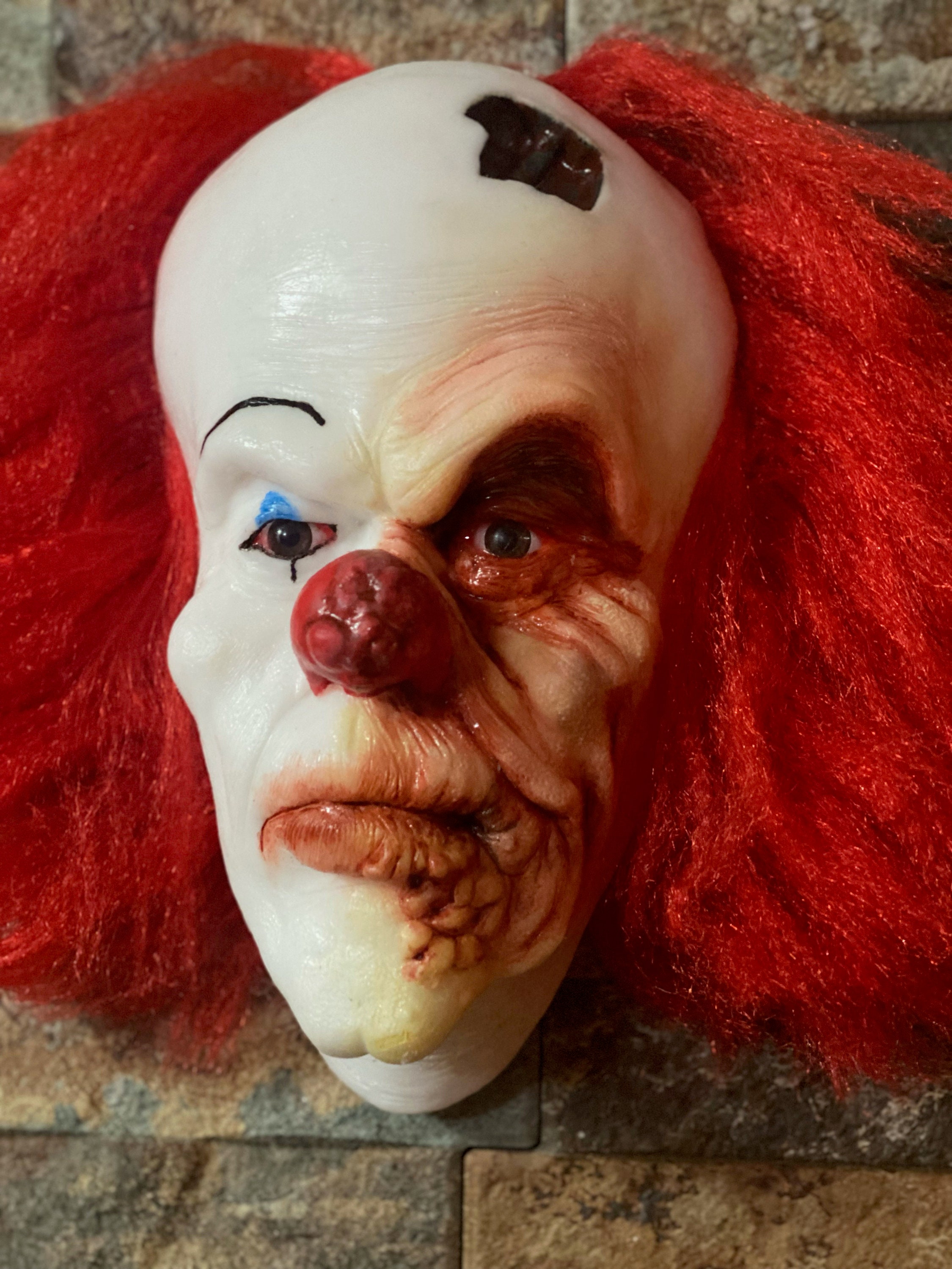 Pennywise V.2, 1.1 (3/4) Silicone Wall-hanger (1990) Tim