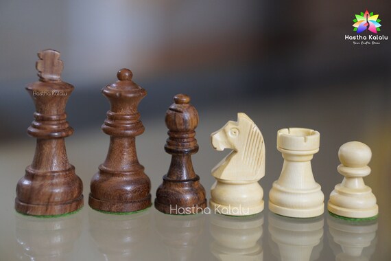 German Knight Staunton Chess Set with Ebonized & Boxwood Pieces - 3.75  King - The Chess Store