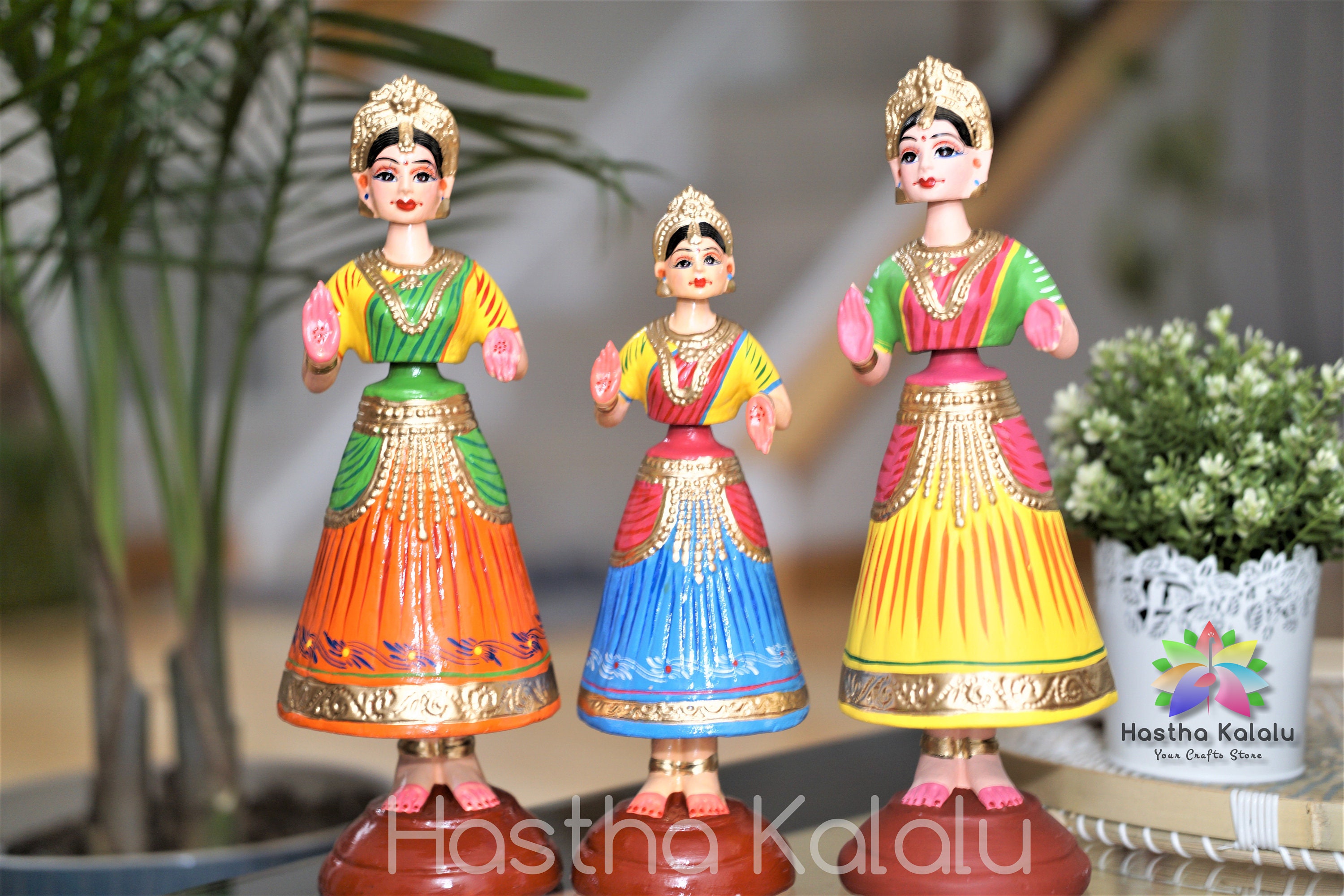 Antique dancing store dolls