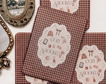 Gemütliche und Ausgebuchte Kindle Hülle | Klare Back Flip-Cover für Kindle Paperwhite, Colorsoft | Schützende Kindle-Hülle | Buch-Liebhaber-Geschenk