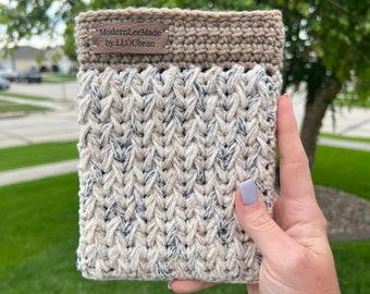 Feather Kindle Sleeve | Kindle Paperwhite Sleeve | Crochet Kindle Cover | Kindle Sleeve | Book Club Gifts | Crochet Kindle Sleeve
