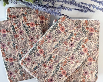 Etui Wildflower Whimsy Kindle | Przezroczysta klapka z tyłu do Kindle Paperwhite, Colorsoft i Basic | Prezent dla miłośnika książek
