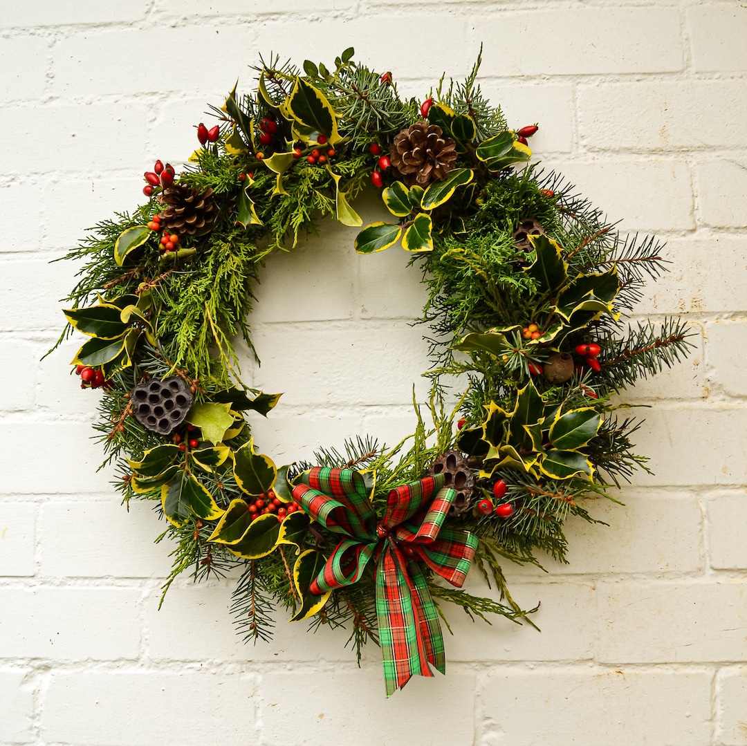 Traditional Christmas Wreaths, Natural Foliage, Indoor/outdoor ...