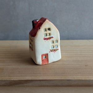 Miniature house, ceramic tiny little house figurine, hut figure, handmade clay decoration, little village house, mini house, ceramic house