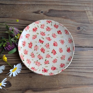 Soap dish, handmade ceramic beige soap dish with red roses. clay soap dish, soap holder, art ceramic, pearl color, flowers, romantic home
