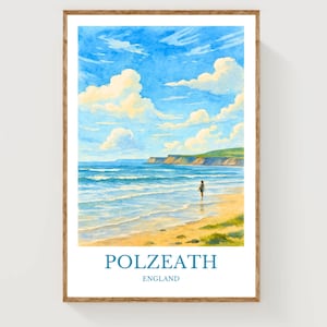 Puede incluir: Impresión en acuarela de Polzeath, Inglaterra, que representa una escena de playa con una persona caminando en el agua. La obra de arte muestra un cielo azul brillante con nubes blancas esponjosas, una playa de arena y olas. La impresión está enmarcada.