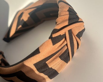 Diadema con nudo superior y estampado de marca de lujo, banda anudada tipo alce, aro negro con estampado marrón, accesorios para el cabello de moda estampados.