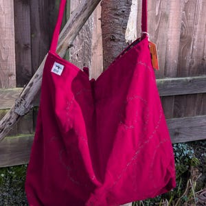 Tasche rotem Samt, Cross Body Bag, Rot, Rustikal, Gender Neutral, umweltfreundlich, süsse Umhängetasche, Büchertasche, Folklore Tasche, grosse Shopper, vampy