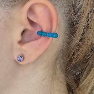 Ear Cuff türkis aus Chalcedon Edelstein, goldene Ohrmanschette, Stapelringe aus Perlen, Ohrschmuck für Ohrmuschel, Ohrklemme, Ohrklammer